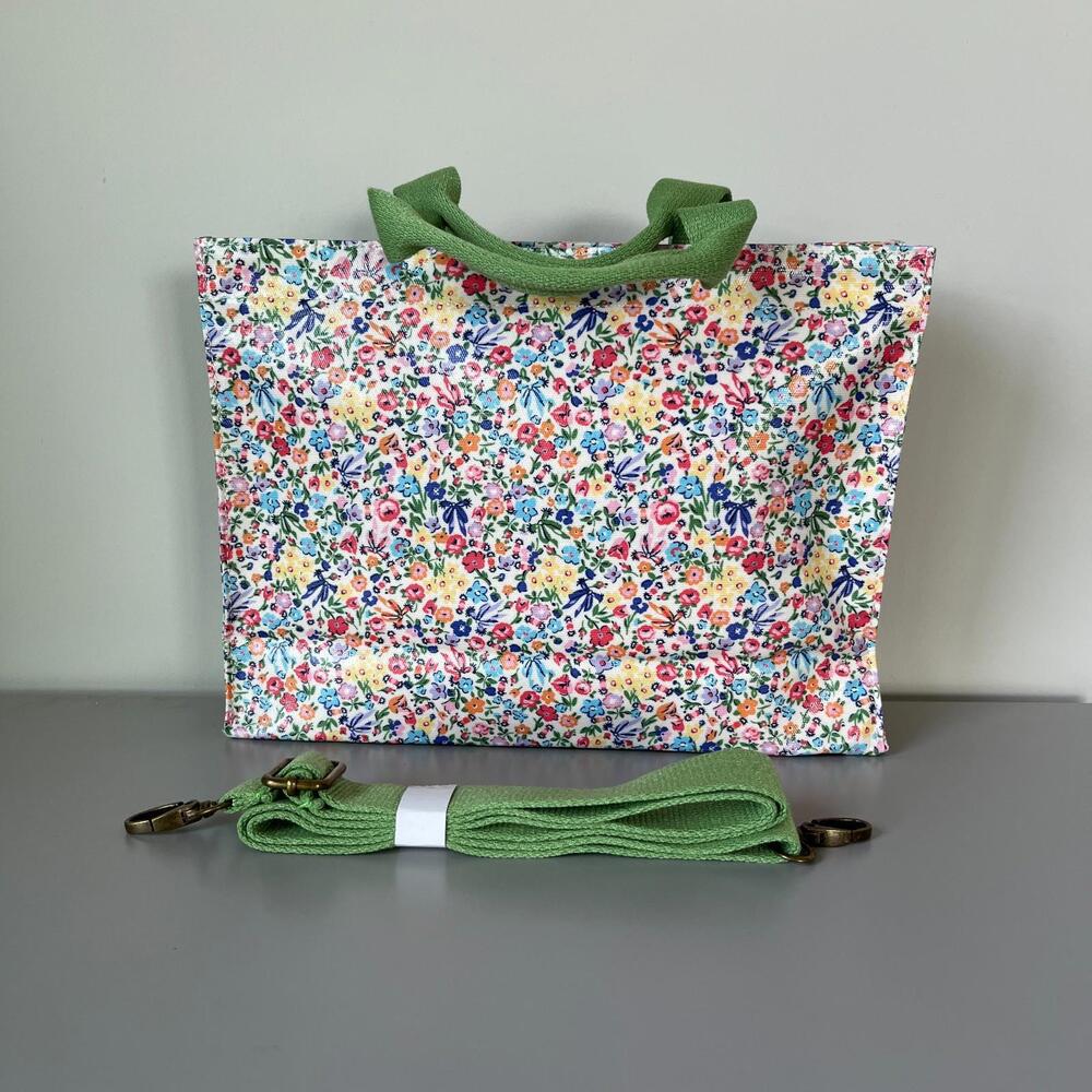 Cath Kidston Flower Field Medium Crossbody Book Bag/Tote New NWT - Picture 4 of 6